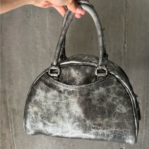 Y2K silver chrome Puma bowling bag - Picture 6 of 8